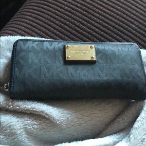 Michael Kors Wallet (used)
